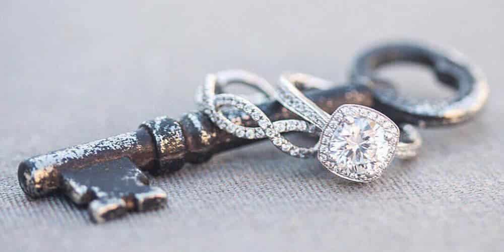 A.JAFFE diamond rings with rusty key